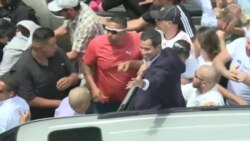 Guaidó llega a plaza de Caracas aclamado por miles de seguidores