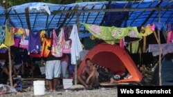 Cubanos varados en Panamá viajarán a EEUU a través de puente aéreo con México. (Captura de imagen/La Nación)