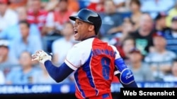 El infielder cubano José Miguel Fernández.