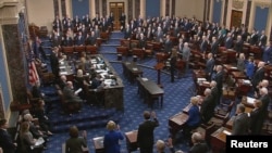 Toma de juramento a senadores para iniciar juicio político al presidente Donald J. Trump.