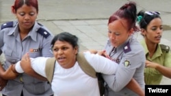 Arresto de la Dama de Blanco Martha Sánchez.