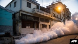 Una fumigación en Cuba.