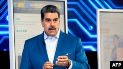 Maduro durante su programa de televisión el 22 de enero de 2024. Las autoridades arrestaron a 32 civiles y soldados por presunta "conspiración" para asesinar al presidente Nicolás Maduro, afirmó el lunes la fiscalía. (Foto Zurimar Campos / Presidencia de Venezuela / AFP) /