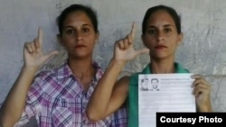 Hermanas Adairis y Anairis Miranda, sancionadas a 1 año de cárcel en Holguín,luego de la muerte de Fidel Castro. (Cortesía Movimiento Cristiano Liberación, MCL).