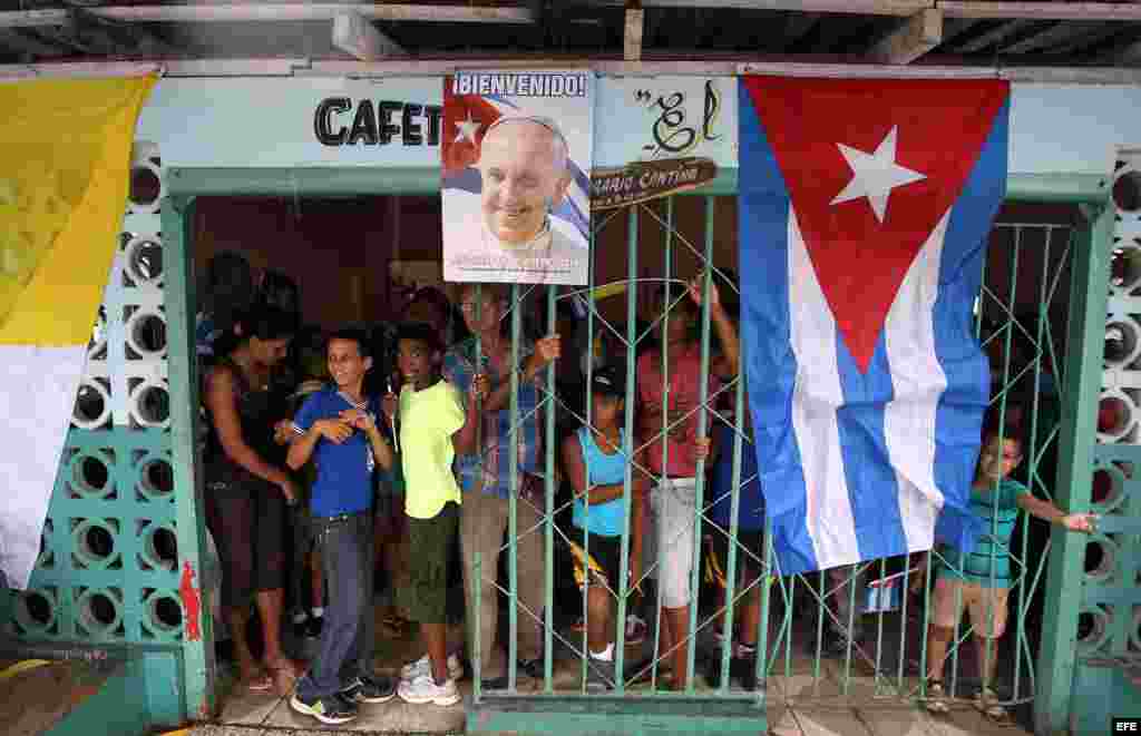 Tras el paso del Papa Francisco comenzó la lluvia en Santiago de Cuba.