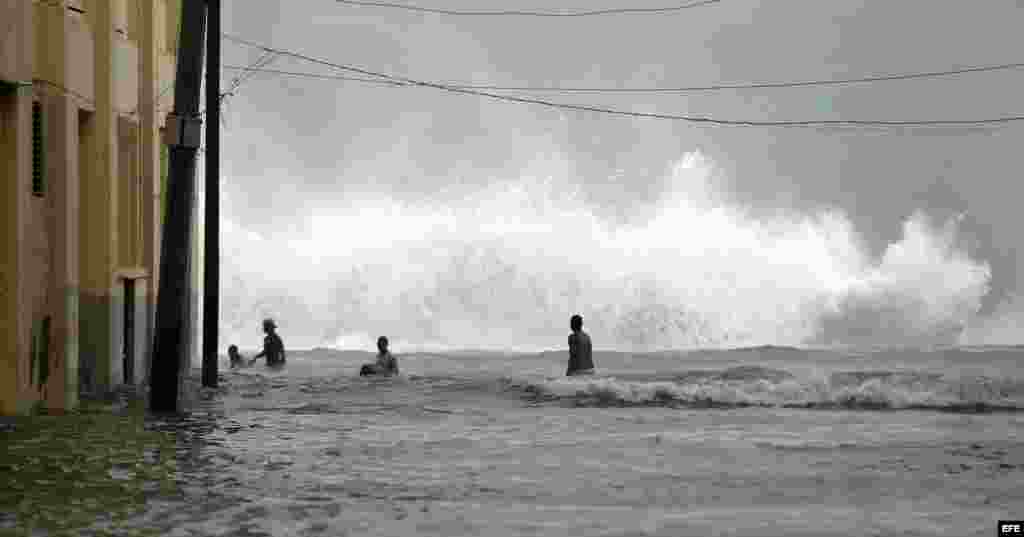 Irma se aleja de Cuba pero deja inundaciones severas en La Habana y Varadero