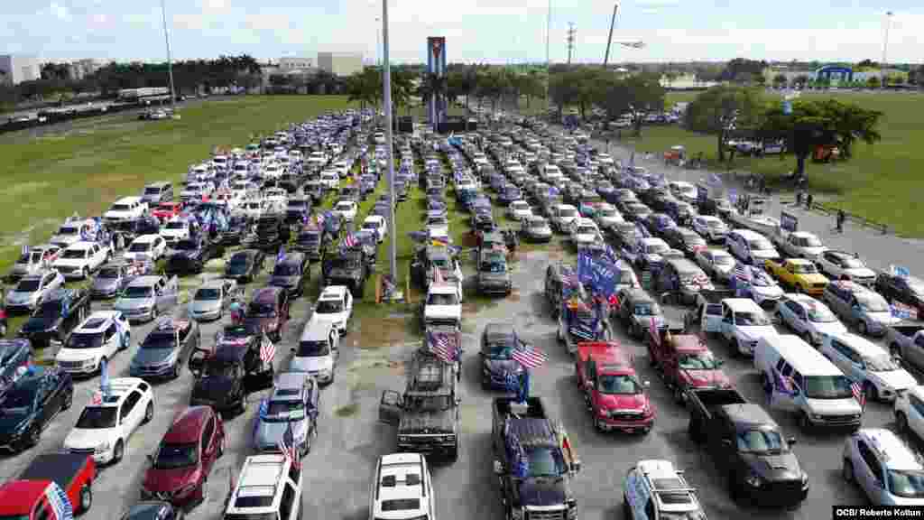 Caravana de apoyo a la reelecci&#243;n del Presidente Donald Trump en Miami.