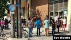 Camagüey colas en TRD Foto tomada de Facebook de La Hora de Cuba