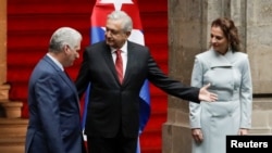 López Obrador recibe a Díaz-Canel en el Palacio Nacional de la ciudad de México. REUTERS/Luis Cortes