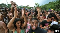 Foto Archivo. Miles de jóvenes bailan en la playa de Jibacoa, durante el Festival Rotilla.