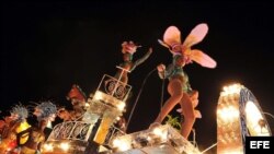 Celebración de los Carnavales de Santiago de Cuba en julio de 2008. EFE/Alejandro Ernesto