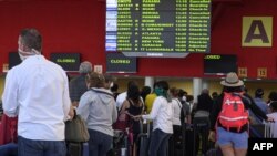 A la espera para salir de Cuba en el Aeropuerto José Martí