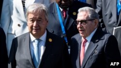 El secretario general de las Naciones Unidas, Antonio Guterres, y el general Raúl Castro en la cumbre del G77+China celebrada en La Habana el 15 de septiembre de 2023. (AFP/Yamil Lage).