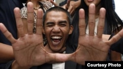 Ilham Anas, un doble indonesio de Obama.