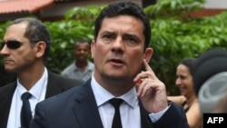 El juez Sergio Moro tras sostener una reunión este jueves con el presidente electo de Brasil, Jair Bolsonaro. 